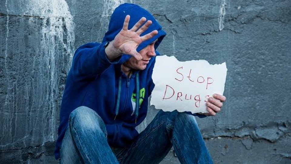 Consumatorii de droguri din România „sunt din ce în ce mai tineri”